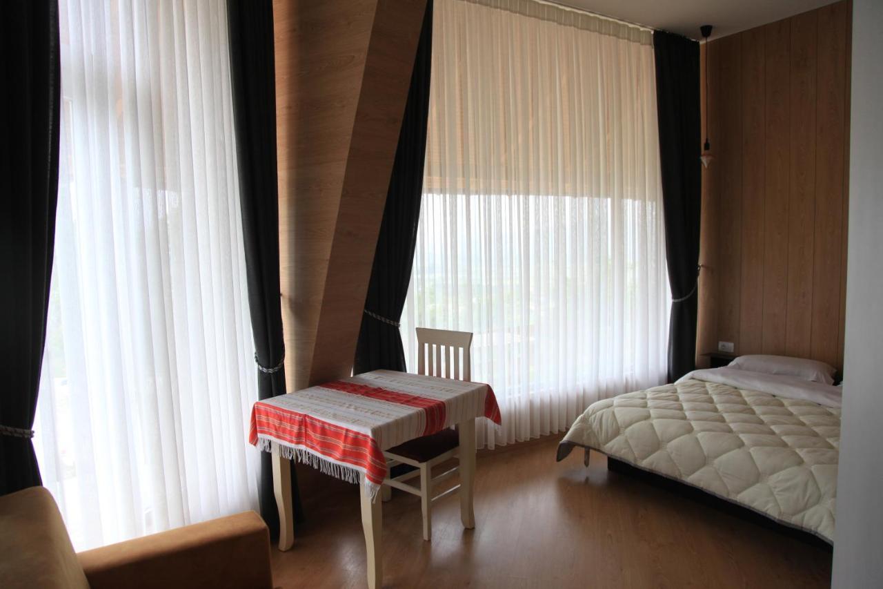 Villa Hylli I Drites à Lezhë Extérieur photo